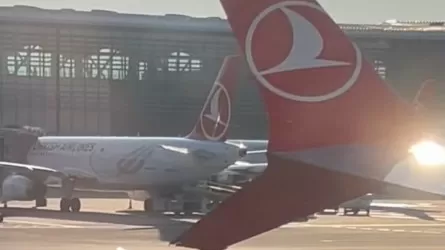 Самолет столкнулся с пожарной машиной в Стамбуле – соцсети  