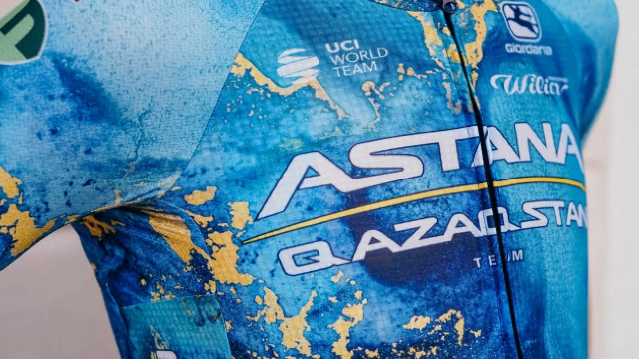 "Астана" "Тур де Франсқа" арналған жаңа дизайндегі веложейдені таныстырды 