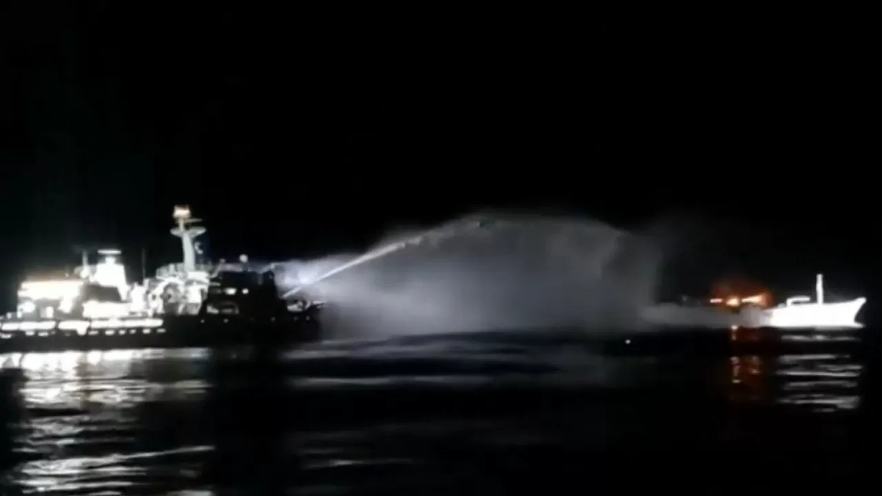 4 российских моряка пропали при пожаре на судне у берегов Южной Кореи
