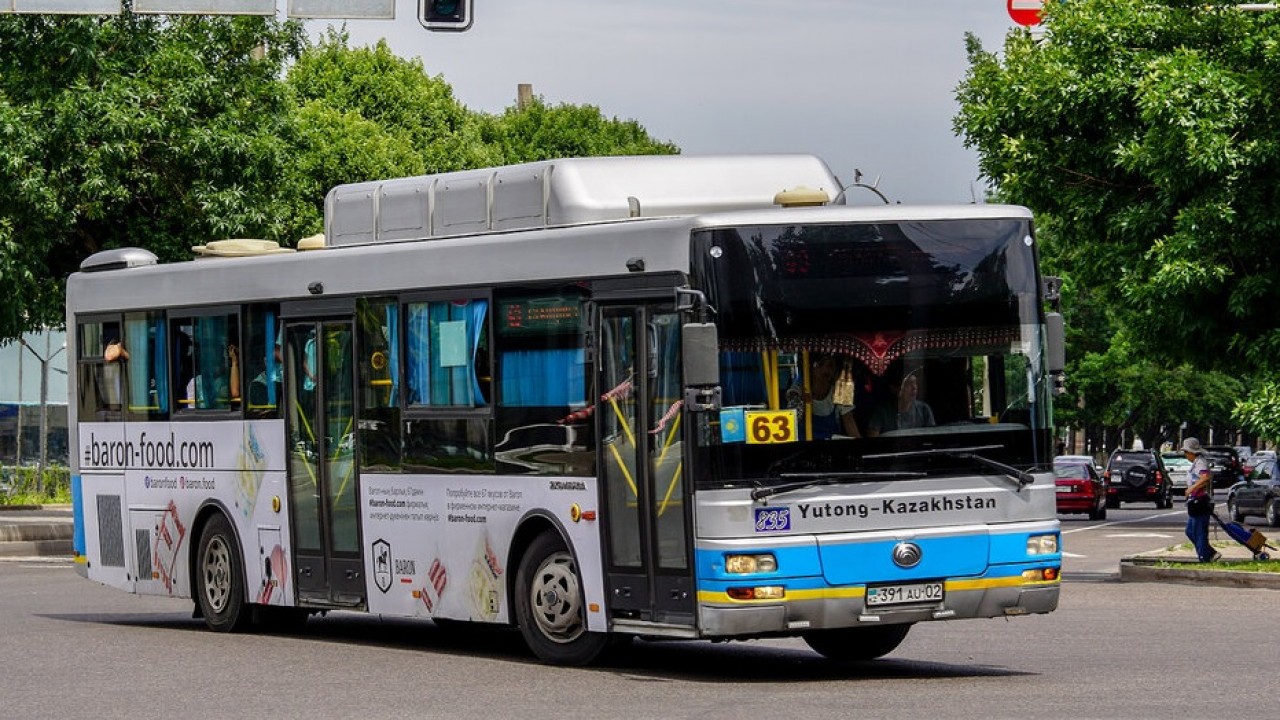 Пять автобусов. Автобус Казахстан. Современный автобус в Казахстане. Автобус рк97077. Фото с автобусами в Казахстане.