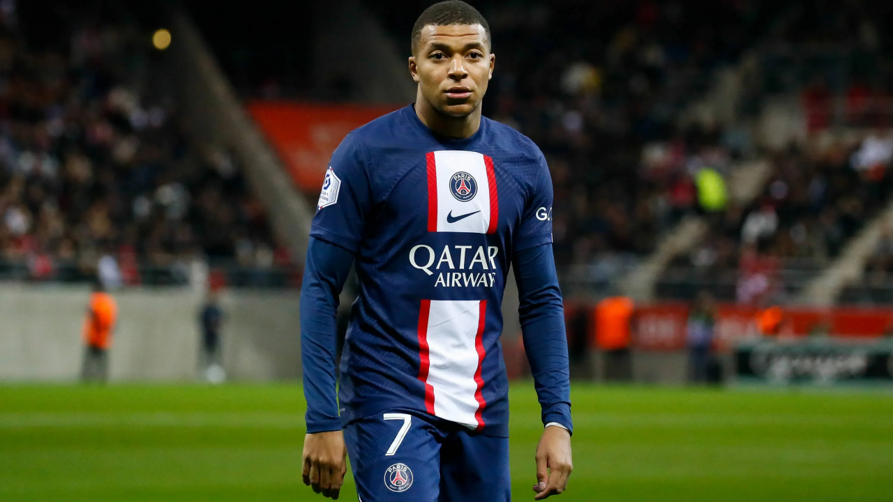 Куда перешел мбаппе из псж. Мбаппе Реал Мадрид. Килиан Мбаппе. Mbappe 7 футболист. Мбаппе в реале.