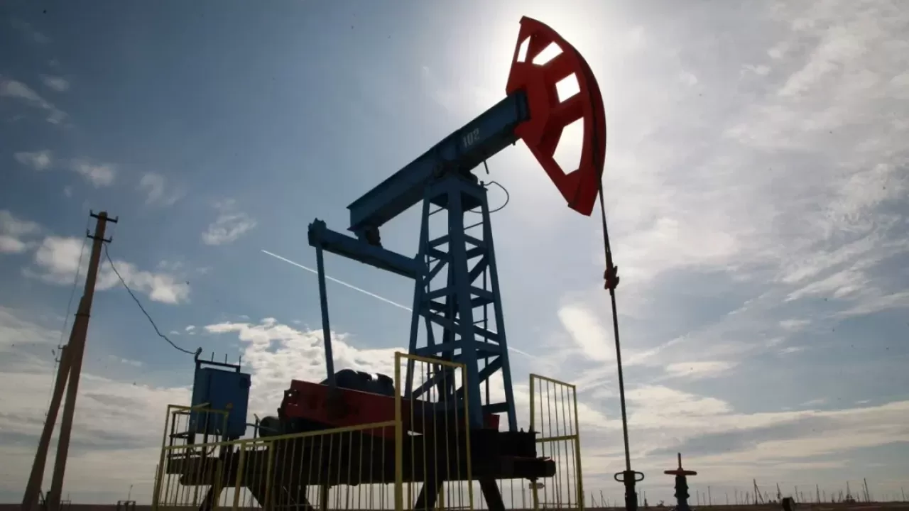 В США сократилось число работающих нефтяных установок 