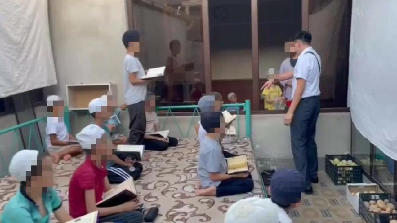 Мужчина в Туркестанской области незаконно занимался религиозным обучением детей 