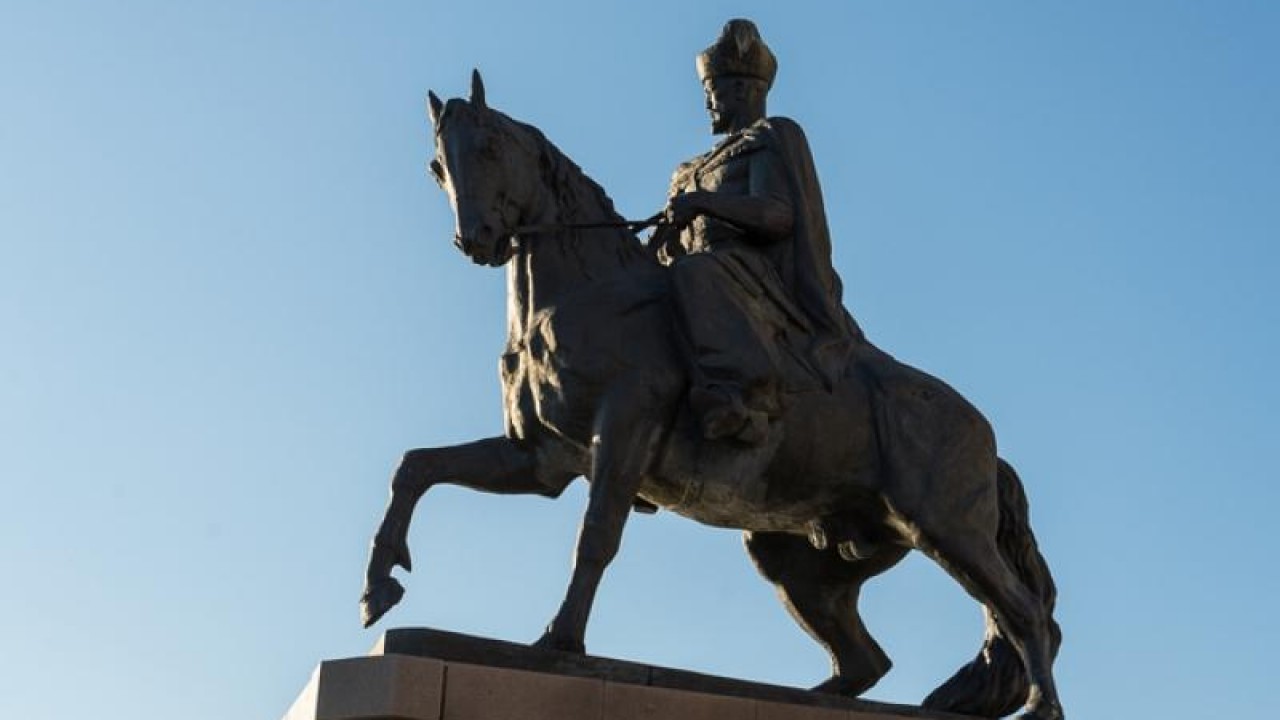 Ресейлік қайын енесі күйеу баласымен жыныстық қатынасқа түсті (видео)