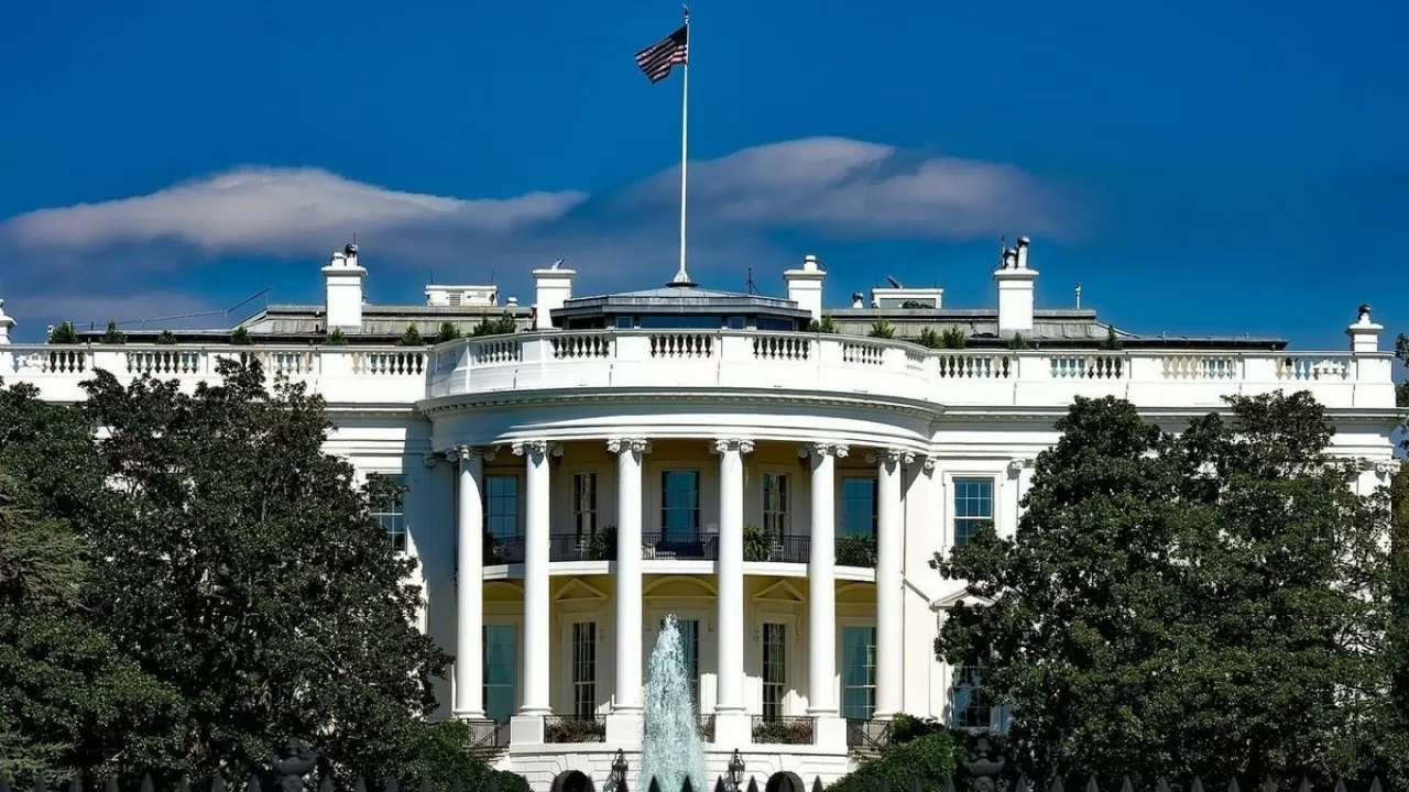 Большой переполох в Белом доме: охрана нашла неизвестный порошок  
