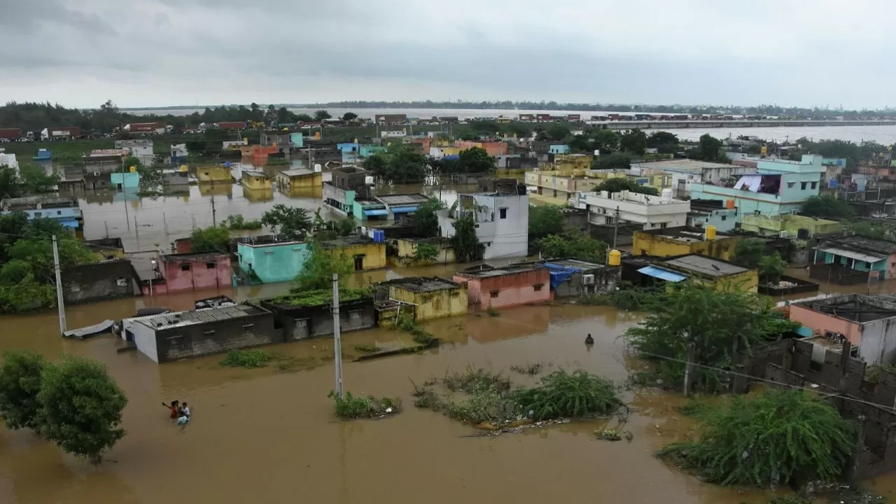 Более 100 человек погибли из-за муссонных дождей в Индии 
