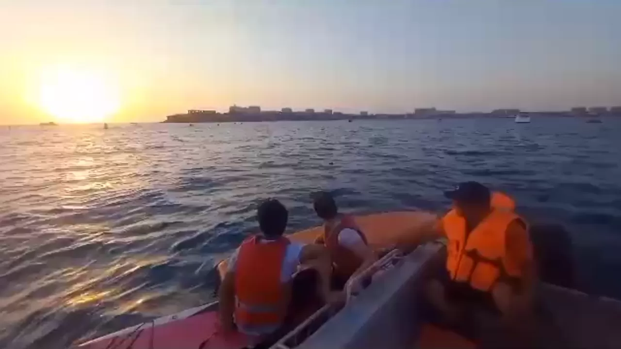 Двое подростков спасены на побережье Каспийского моря