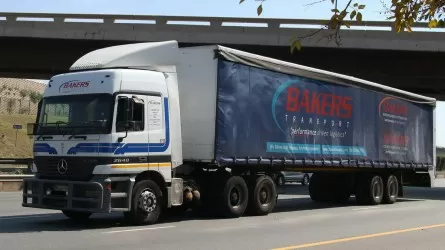 В ЮАР целенаправленно поджигают грузовики с товарами 
