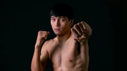 Непобежденный казахстанец успешно дебютировал в UFC
