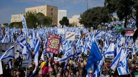 Израильде демонстранттар теңіз портын жауып тастады 