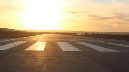 Взлетно-посадочную полосу аэропорта Урджар капитально отремонтировали впервые с 2008 года