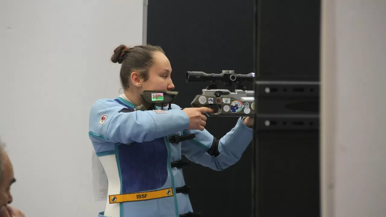 Казахстанка завоевала золото чемпионата мира по стендовой стрельбе в Баку