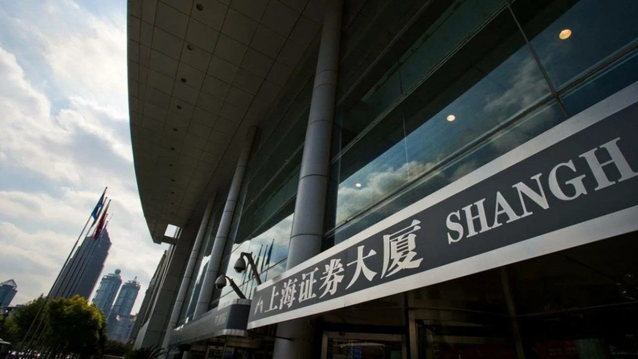 Chinese Investors Turn Wary Despite Corporate Profit Recovery