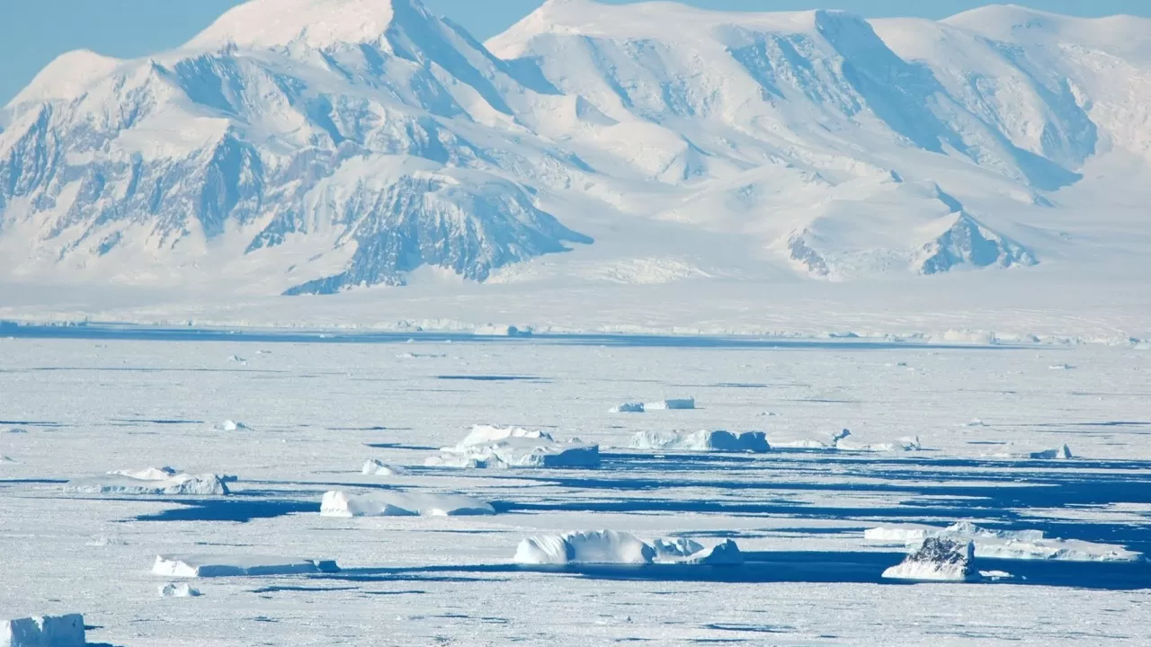 Первые туристы могут отправиться на Северный полюс весной 2024 года
