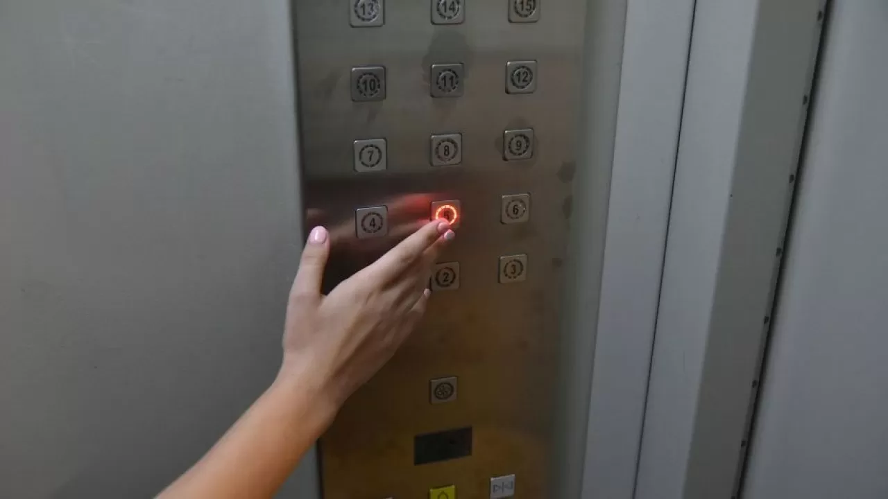 Елордада тиісті аттестатсыз қызмет көрсеткен лифт ұйымы жауапқа тартылды