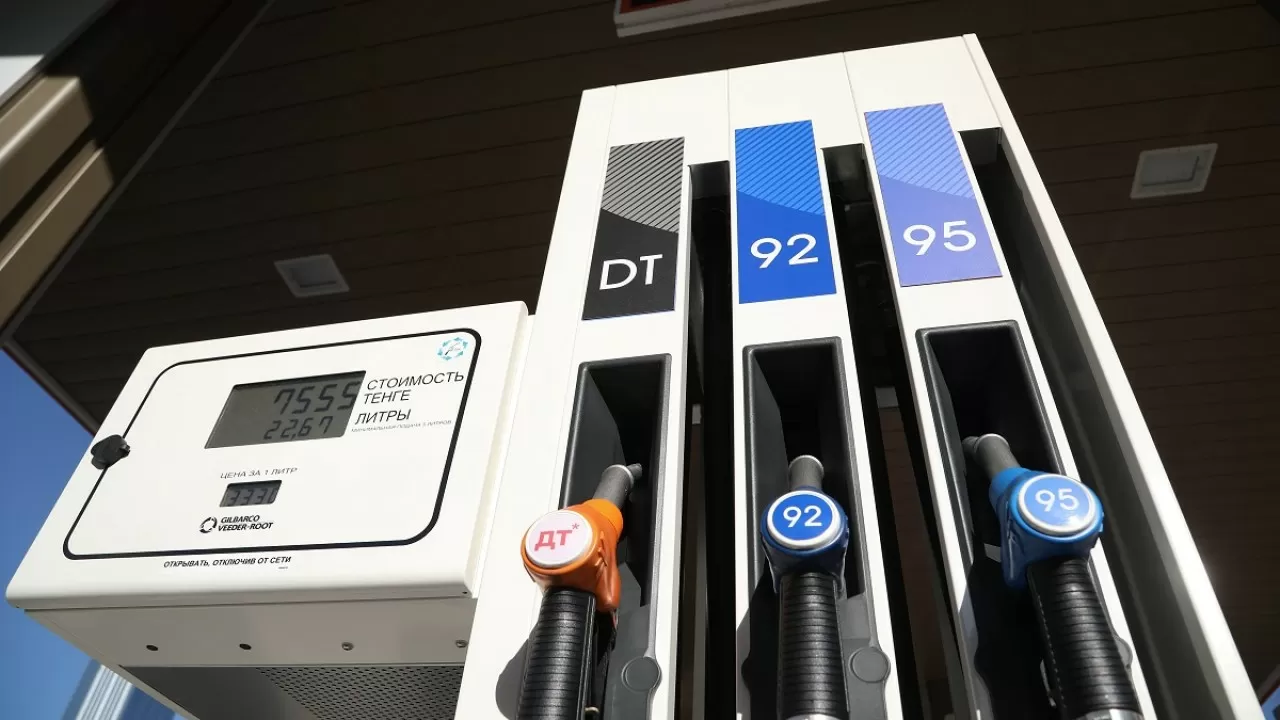 В России ускорился рост средней розничной цены на бензин