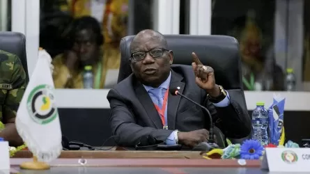 Комиссар ЭКОВАС предложил путчистам из Нигера выдать президента