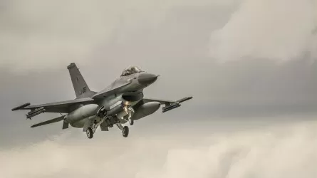 Греция будет готовить украинских пилотов для самолетов F-16