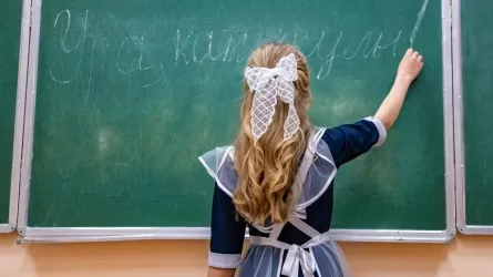 В Казахстане планируют снизить нагрузку на школьников