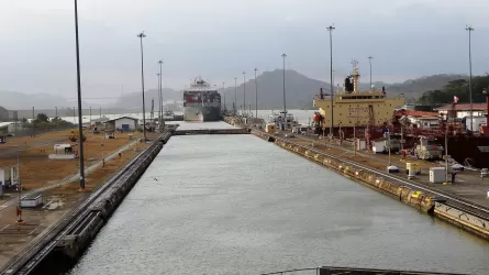 Сильная засуха ограничила проход судов в Панамском канале