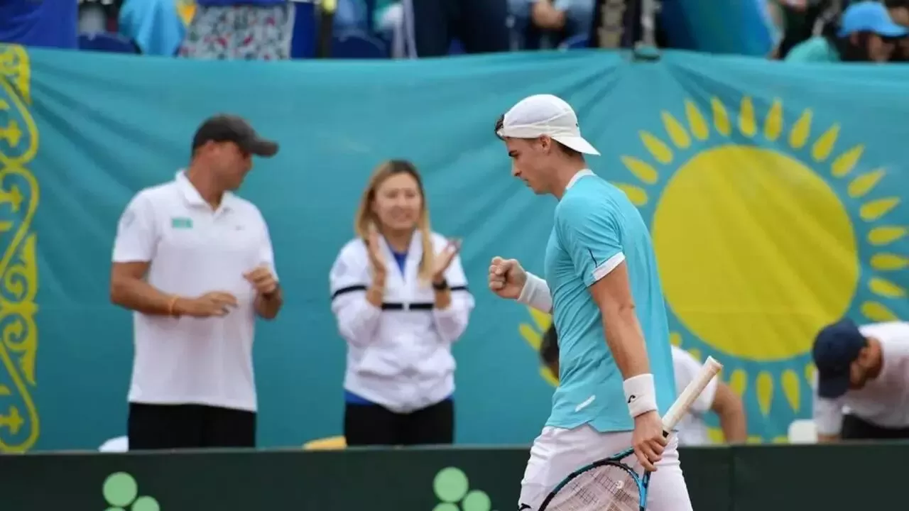 Davis Cup: Скатов вывел Казахстан вперед в матче с Болгарией