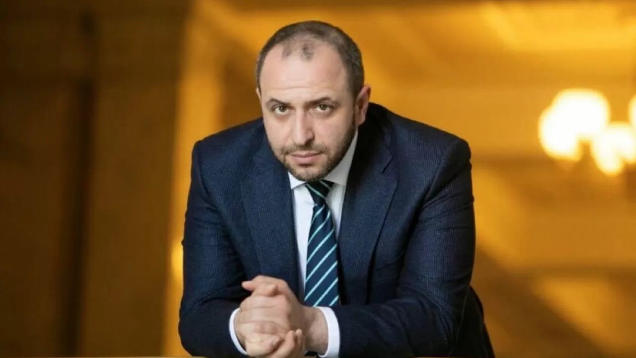Украинаның жаңа Қорғаныс министрі болып Рүстем Умеров тағайындалды