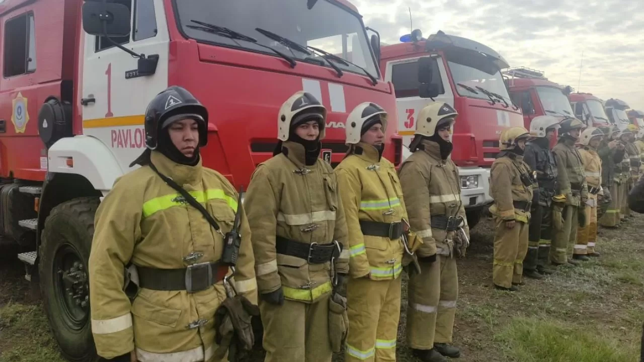 Пожар на приграничье "ликвидировали" павлодарские и омские спасатели