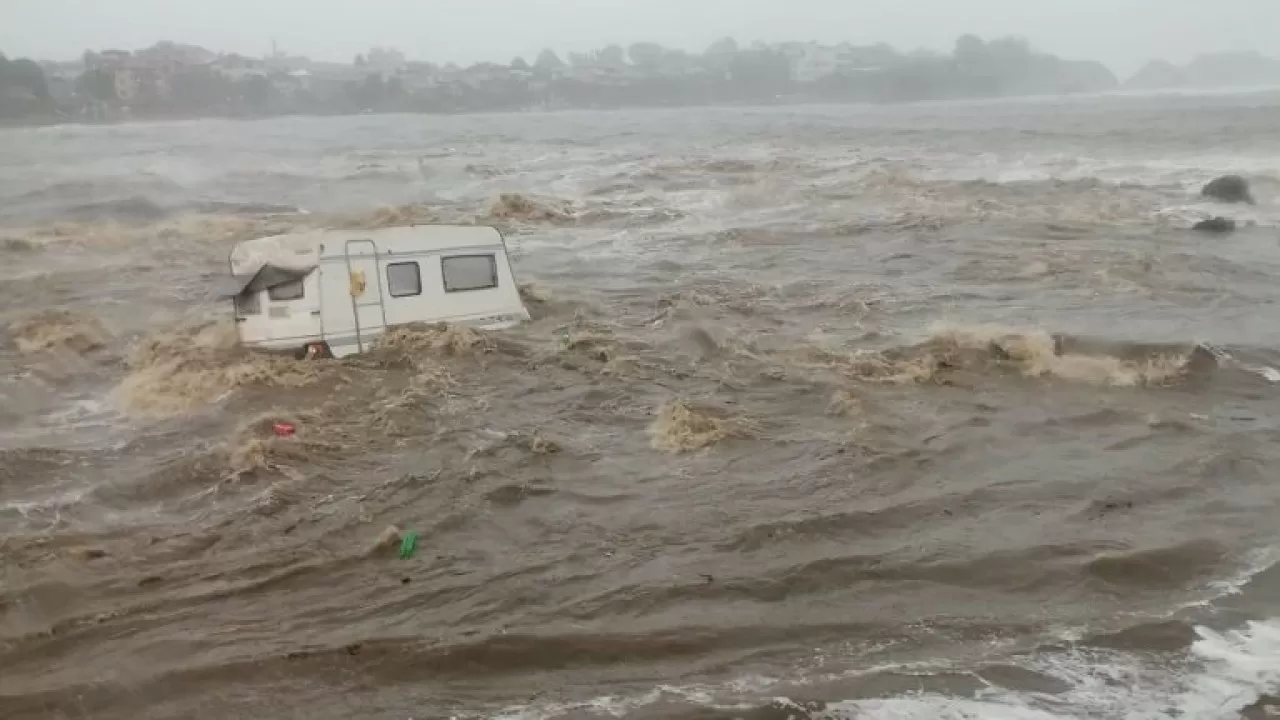 Село и два кемпинга ушли под воду в Болгарии