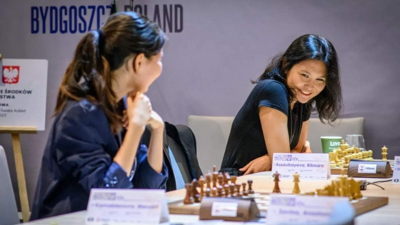 Казахстанские шахматистки завоевали серебро командного чемпионата мира  