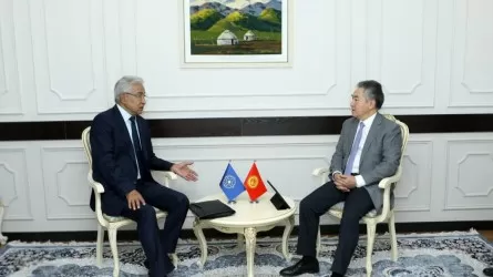 Тасмагамбетов обсудил военно-политическую ситуацию с представителями правительства Кыргызстана