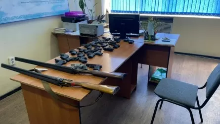 Алматинцы сдали в полицию более 30 единиц оружия
