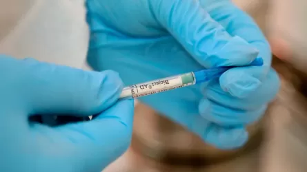 Испания утилизирует более 100 млн доз вакцины против коронавируса