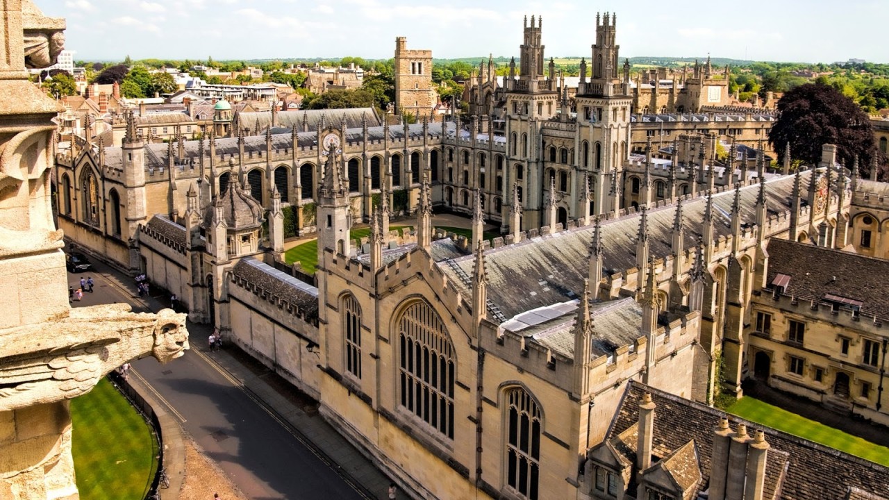 латинский алфавит с транскрипцией на латинском. звук казаха. ролик про казаха гитариста. казахский алфавит латиница 2021. звук казаха.