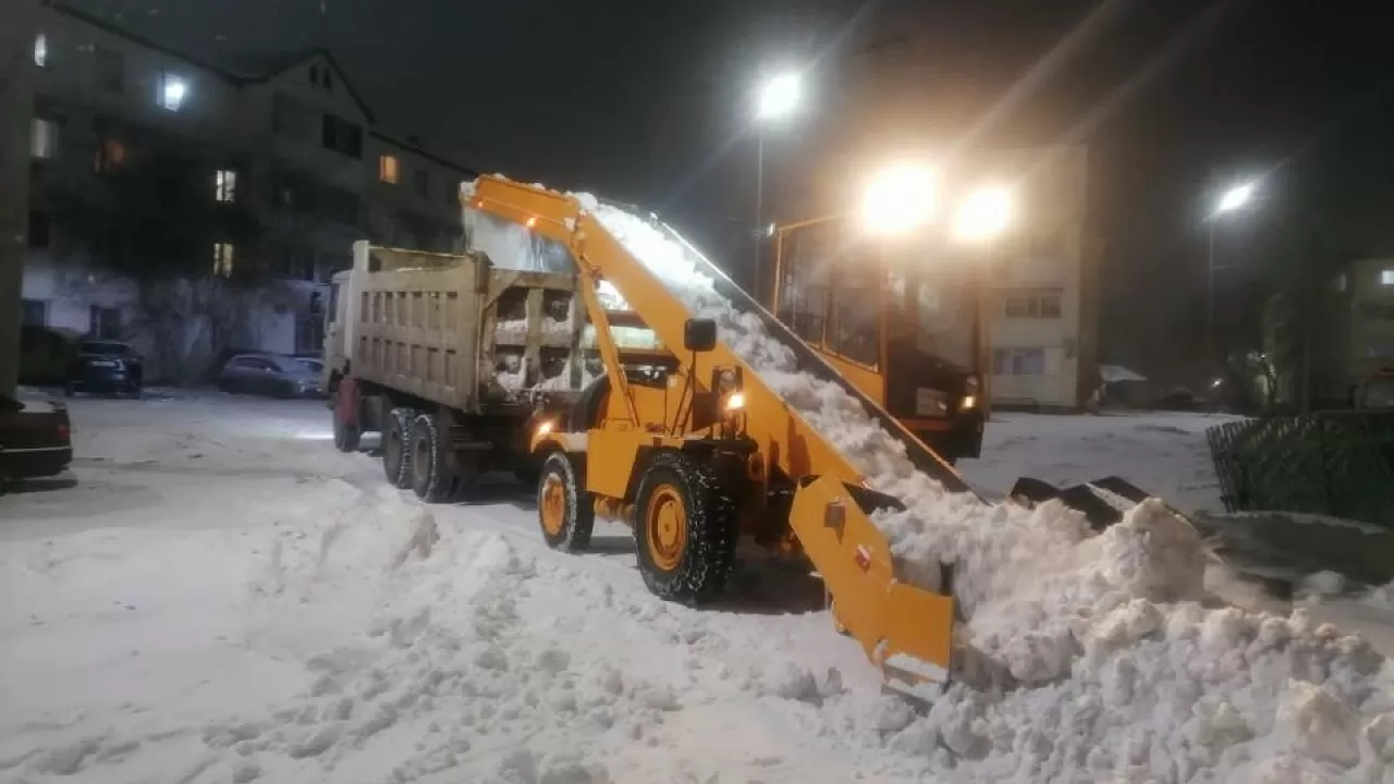 Астанада қар тазалауға 1200-ден астам арнайы техника жұмылдырылды