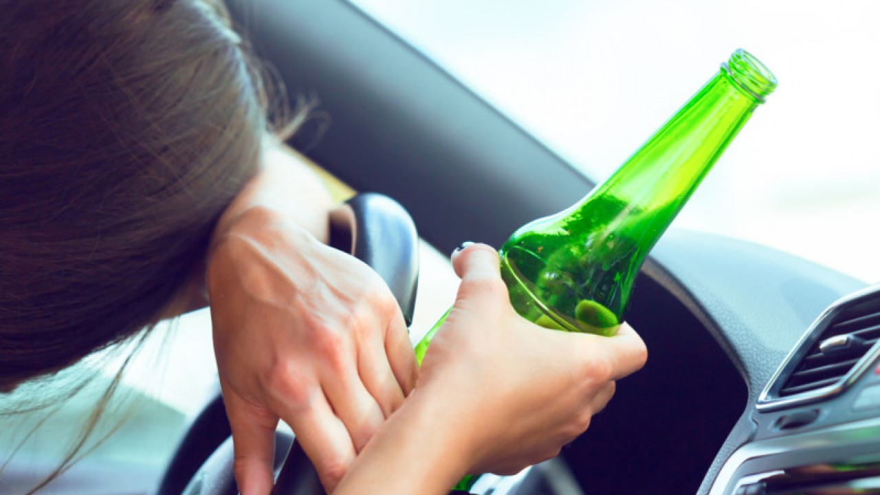 Әйелдердің достары сиқыған суреттері