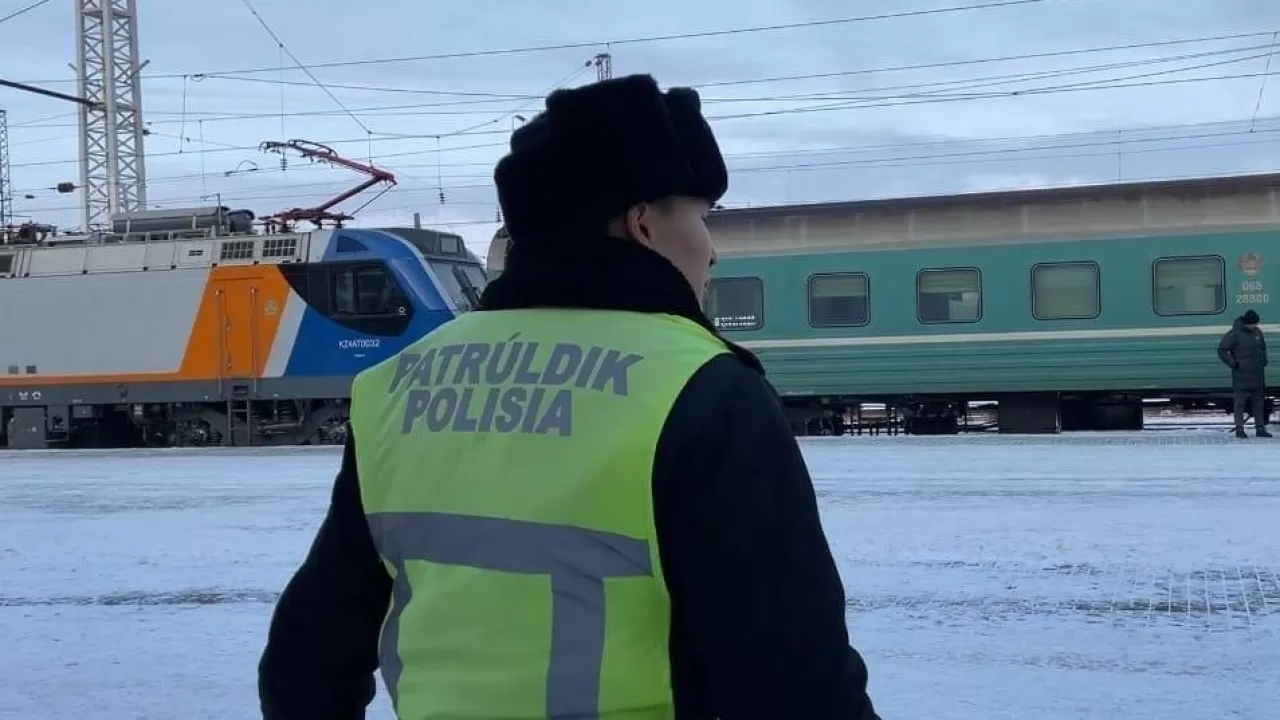 Пойызда ішімдік ішкен жолаушылар жауапқа тартылды