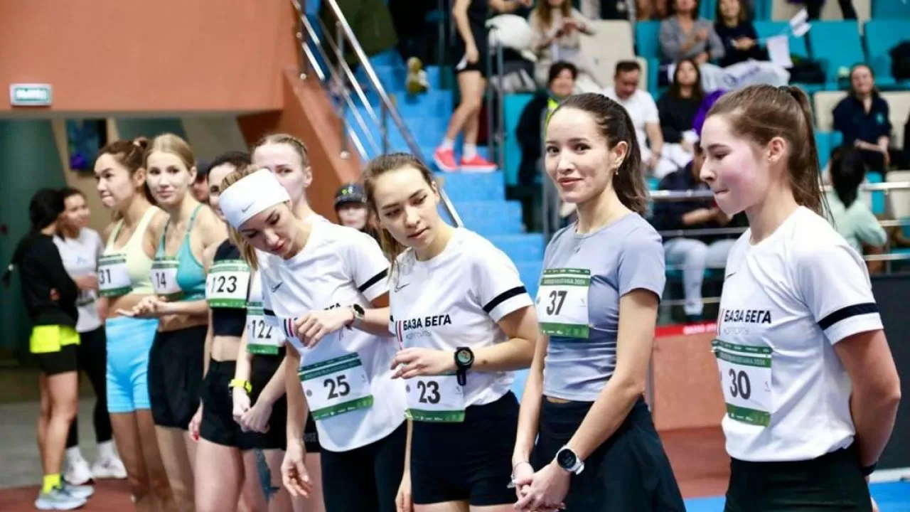 Indoor Run Astana: Астанада әуесқой желаяқтар жарысы басталды