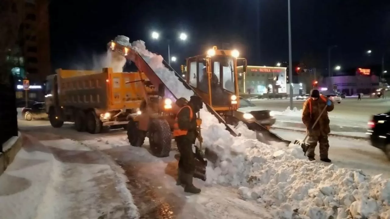 Астанада бір күнде 3,4 мыңнан астам жүк көлігіне тең қар шығарылды