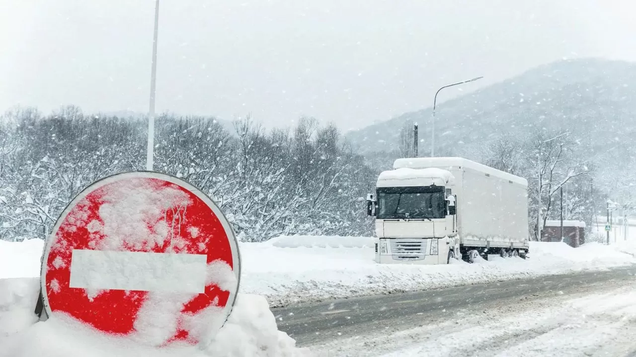 Қазақстанның 3 облысында бірнеше тасжол жабылды