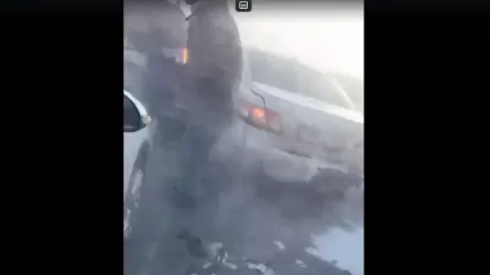 Нулевая видимость: 15 машин столкнулись на трассе в Акмолинской области