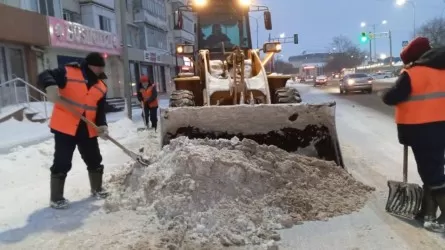 В Астане за ночь вывезли почти 3,5 тысячи грузовиков снега