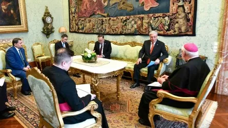 Токаев заявил, что Казахстан придает особое значение укреплению связей со Святым Престолом