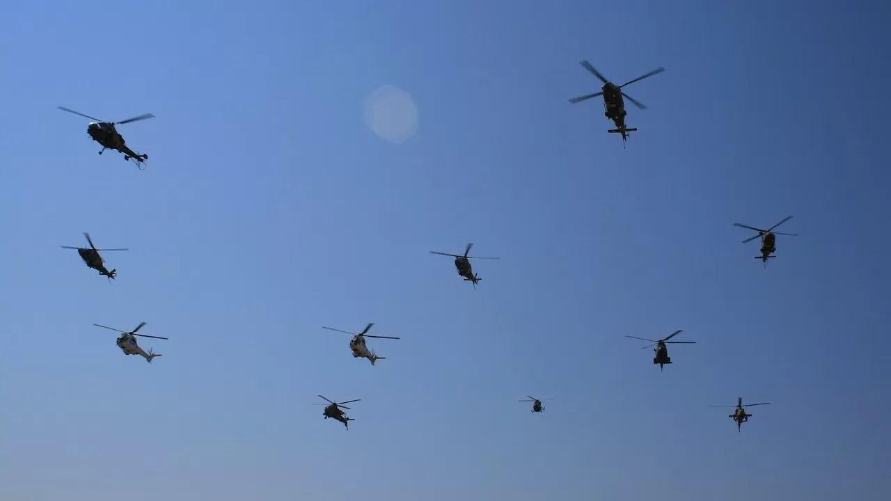 Вертолет ООН с людьми на борту захвачен в Сомали 
