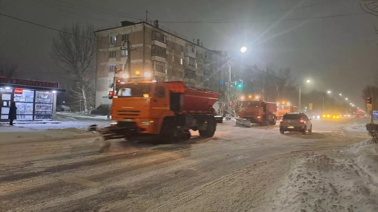 Елорда көшелерін қардан тазартуға 1400-ден астам техника жұмылдырылды 