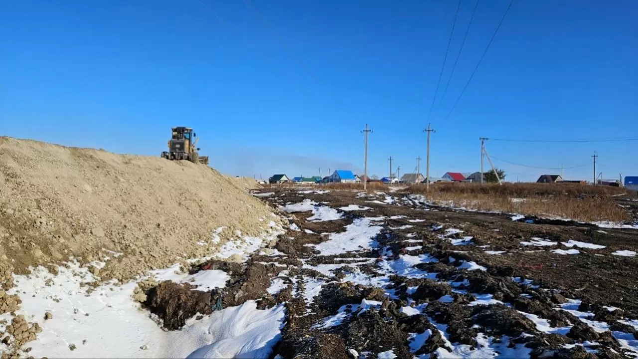 Поврежденные во время паводка дамбы ремонтируют и укрепляют в СКО 