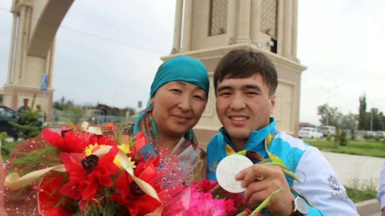 Әлемді мойындатсам да, әйелдің сөзін сөйлейтін адаммын – Елдос Сметов 