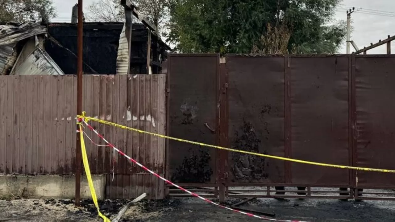 Талғарда өлтірілген Шерзат Болаттың үйін өртеген жерден қолғап пен канистр табылды