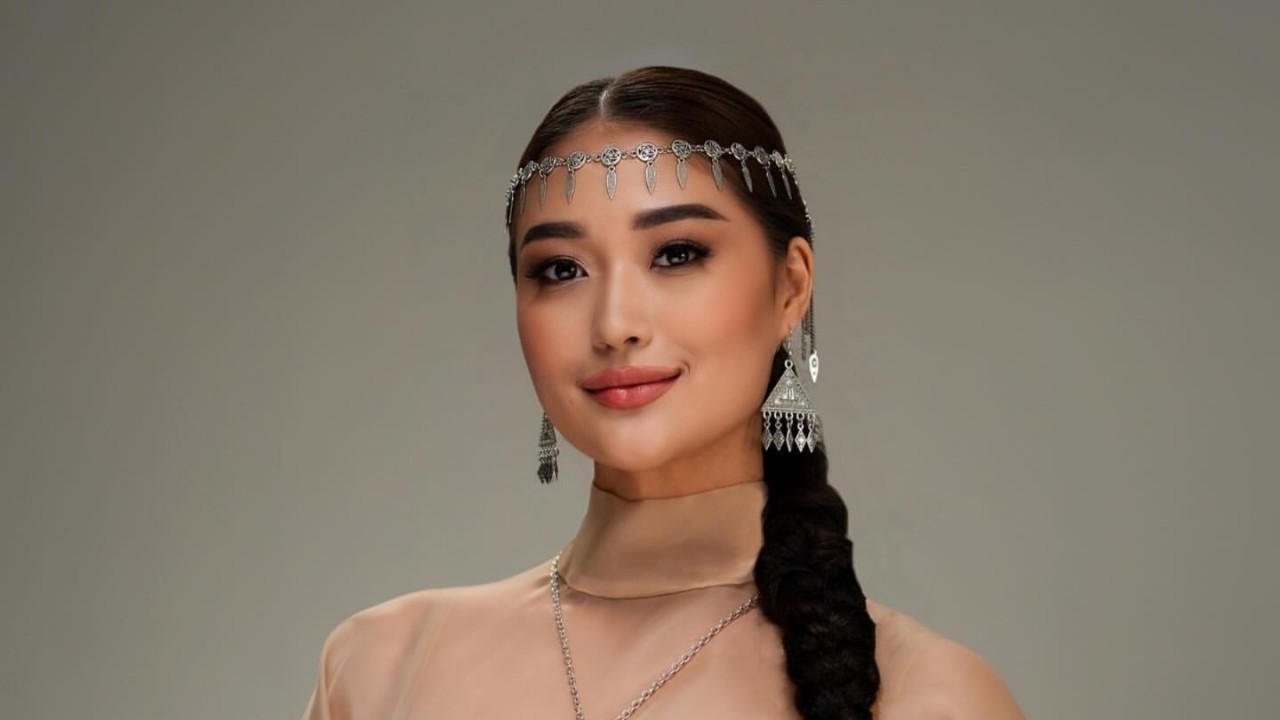 Аналармен жыныстық қатынасқа түскен бейнелер Порно күйеуі бильярдта әйелінен жеңіліп қалды