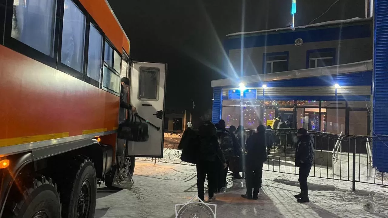 Помощь спасателей потребовалась 40 пассажирам, застрявшим на трассе