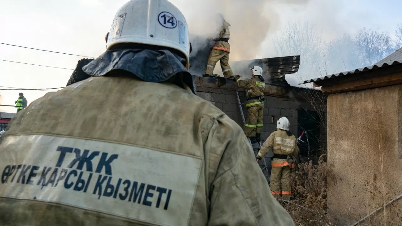 Произошел пожар в детской больнице в Таразе